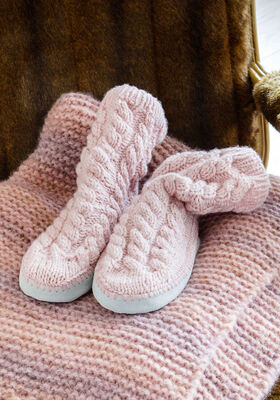 HAUSSCHUHE MIT ZOPFMUSTER Alta Moda Cashmere 16/Cashmere 16 Fine von Lana Grossa