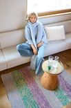 Lana Grossa TEPPICH IN FESTEN MASCHEN IN STREIFEN The Tube