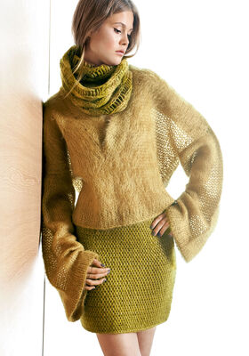 PULLOVER MIT V-AUSSCHNITT UND WEITEN ÄRMELN Silkhair von Lana Grossa