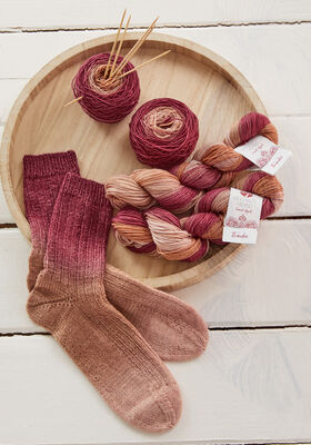 SOCKEN IM RIPPENMUSTER Meilenweit Merino hand-dyed von Lana Grossa
