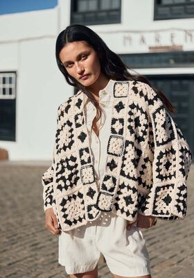 JACKE IN QUADRATISCHEN MOTIVEN Campo von Lana Grossa