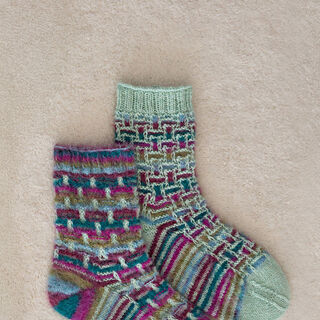 Lana Grossa SOCKEN Cosy Socks Multi Stripes & Meilenweit 4-fach 50g