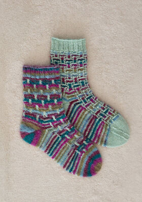 SOCKEN Cosy Socks Multi Stripes & Meilenweit 4-fach 50g von Lana Grossa