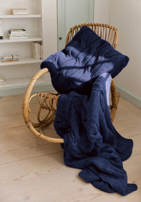 DECKE MIT PERLMUSTERBLENDEN UND ZOPFMUSTER Alta Moda Alpaca & Natural Superkid Tweed von Lana Grossa