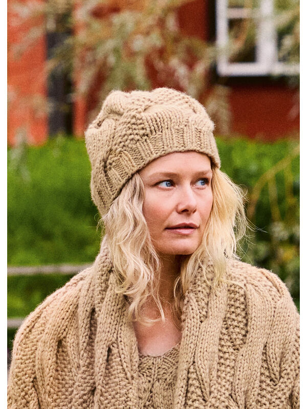 Lana Grossa MÜTZE IM ZOPF-PERLMUSTER Winter Softness