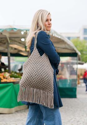 TASCHE IN MAKRAMEE-TECHNIK The Tube von Lana Grossa
