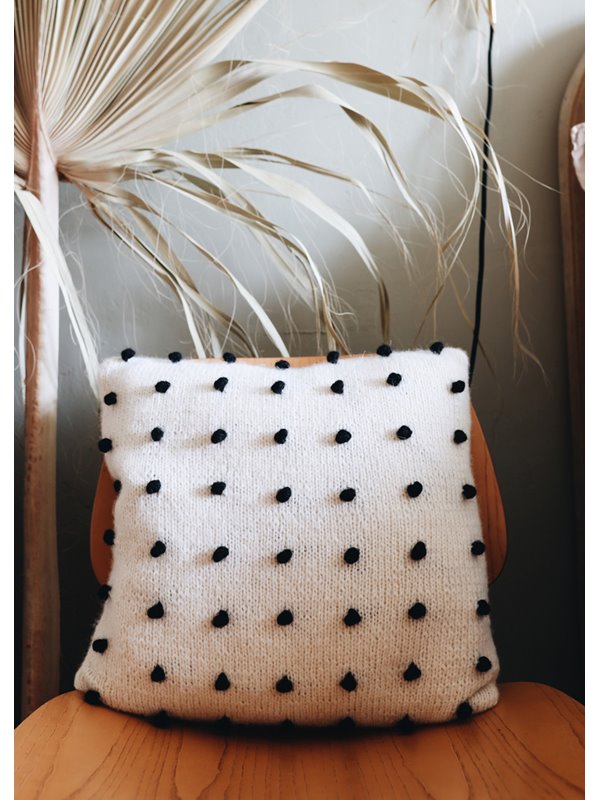 Lana Grossa KISSENHÜLLE MIT AUFGEHÄKELTEN NOPPEN Brigitte No. 2