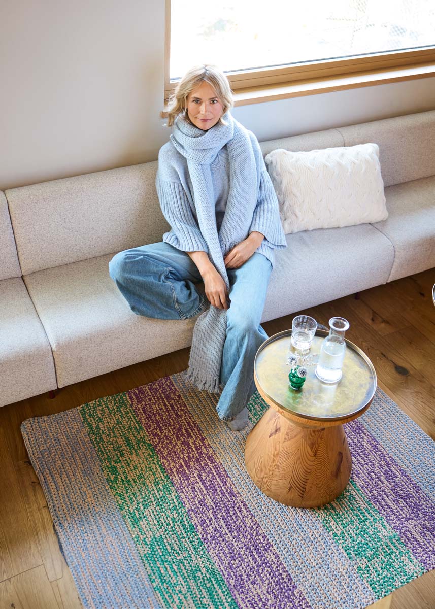 TEPPICH IN FESTEN MASCHEN IN STREIFEN The Tube von Lana Grossa