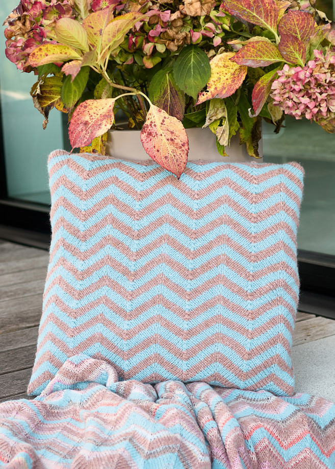 GESTREIFTE KISSENHÜLLE Brigitte No. 2 von Lana Grossa