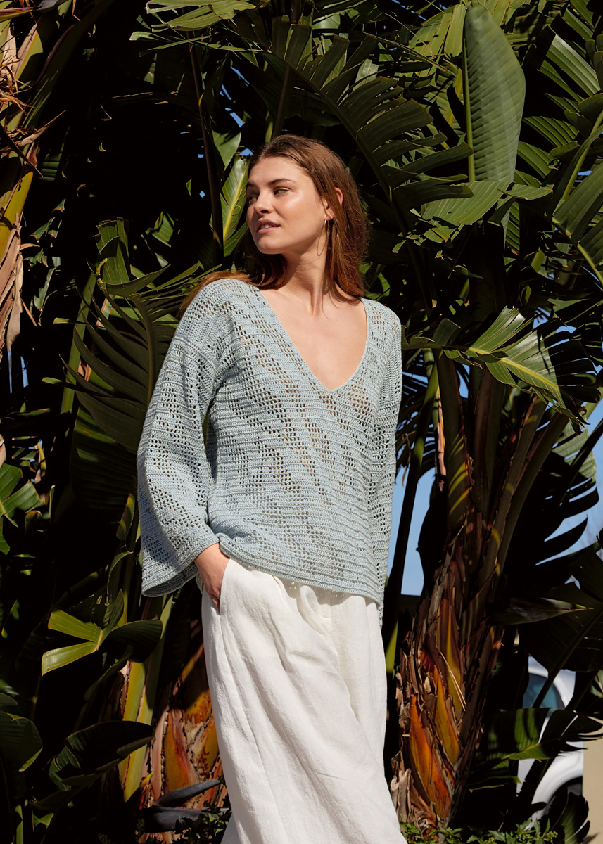 V-PULLI IM ZEBRAMUSTER IN FILETHÄKELEI Summer Cashmere von Lana Grossa